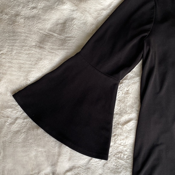 Tahari flowy 3/4 sleeve top - Picture 3 of 4